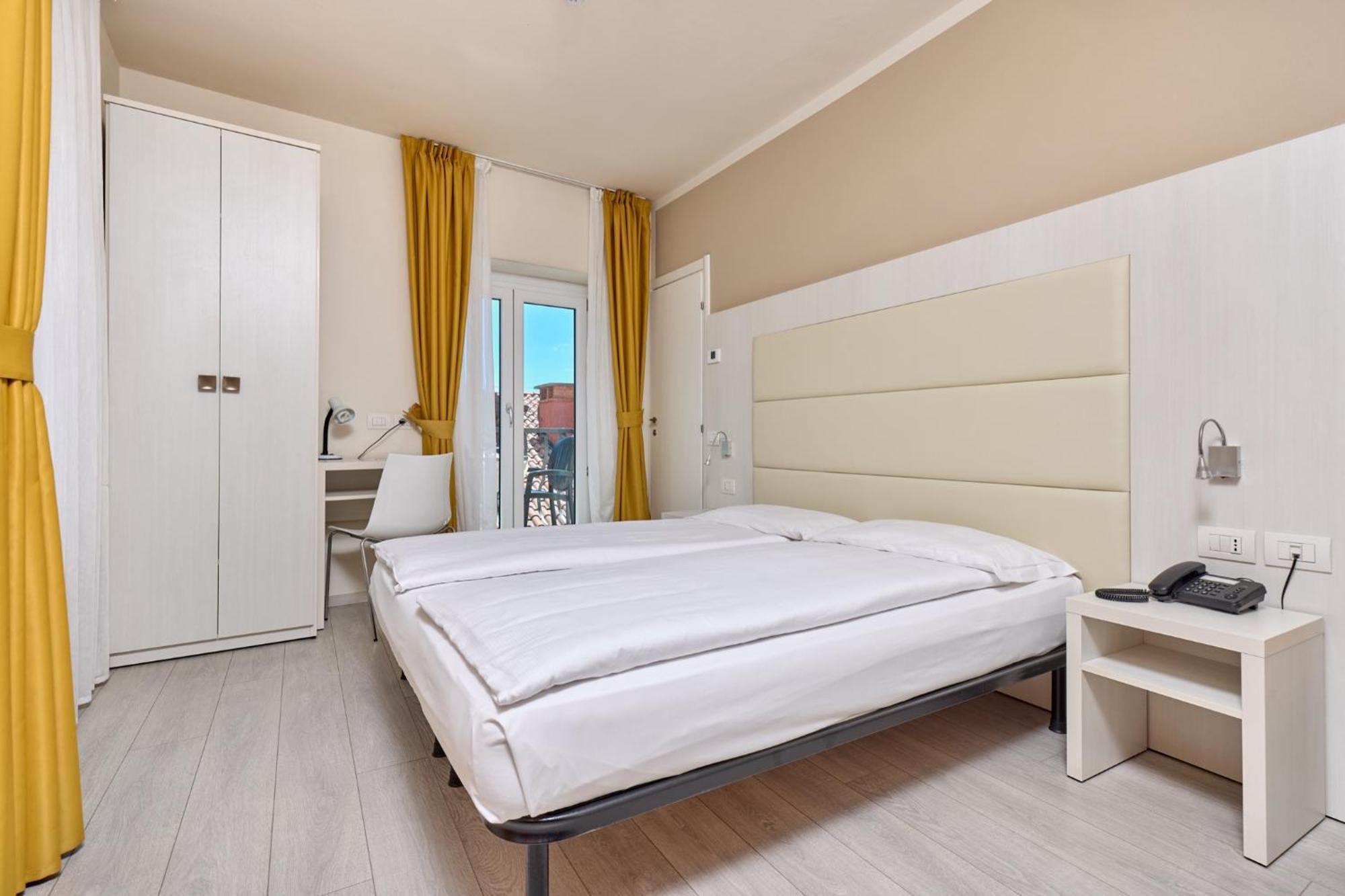Hotel Geier Torbole Sul Garda ภายนอก รูปภาพ
