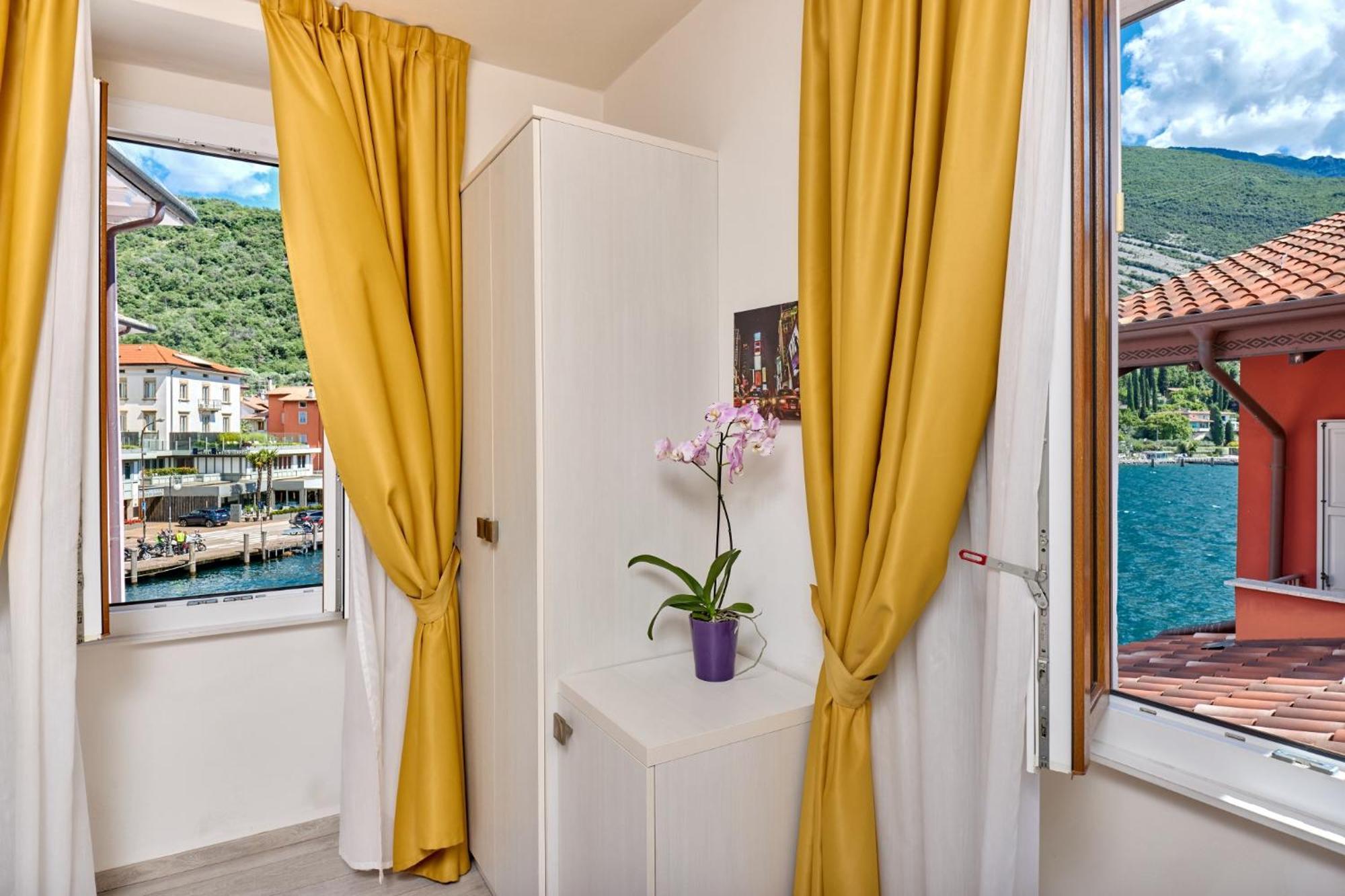 Hotel Geier Torbole Sul Garda ภายนอก รูปภาพ