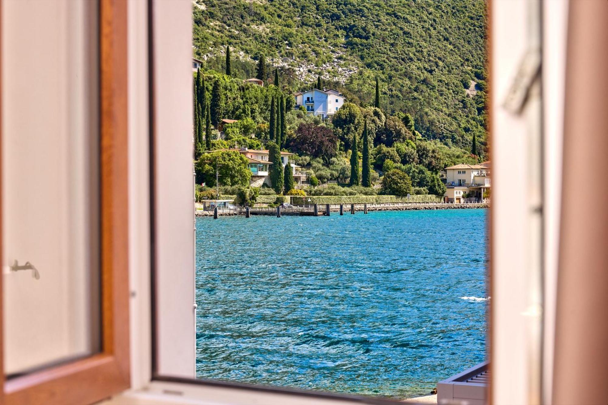 Hotel Geier Torbole Sul Garda ภายนอก รูปภาพ