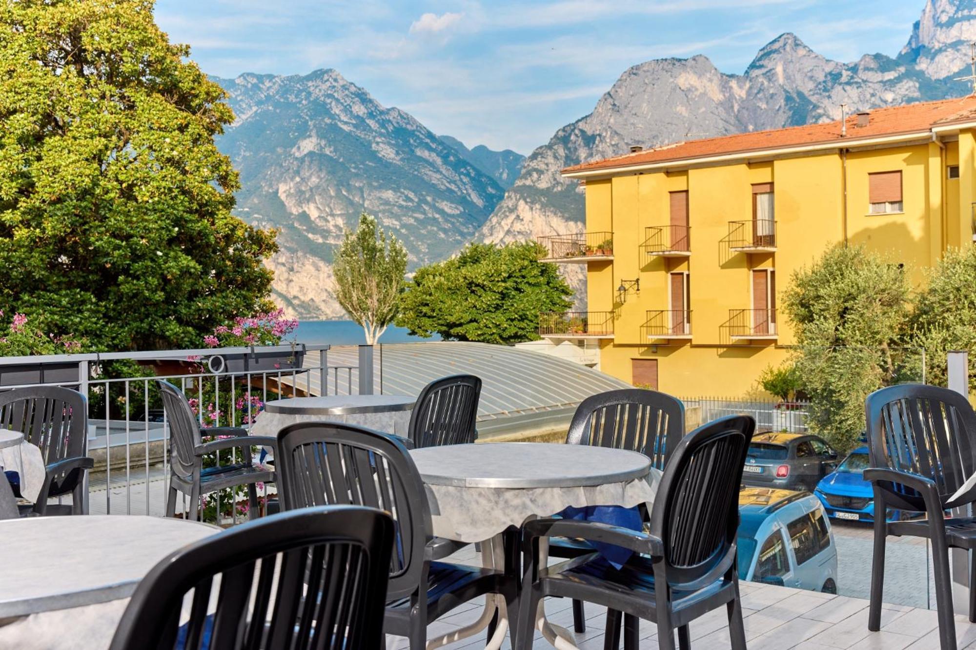 Hotel Geier Torbole Sul Garda ภายนอก รูปภาพ