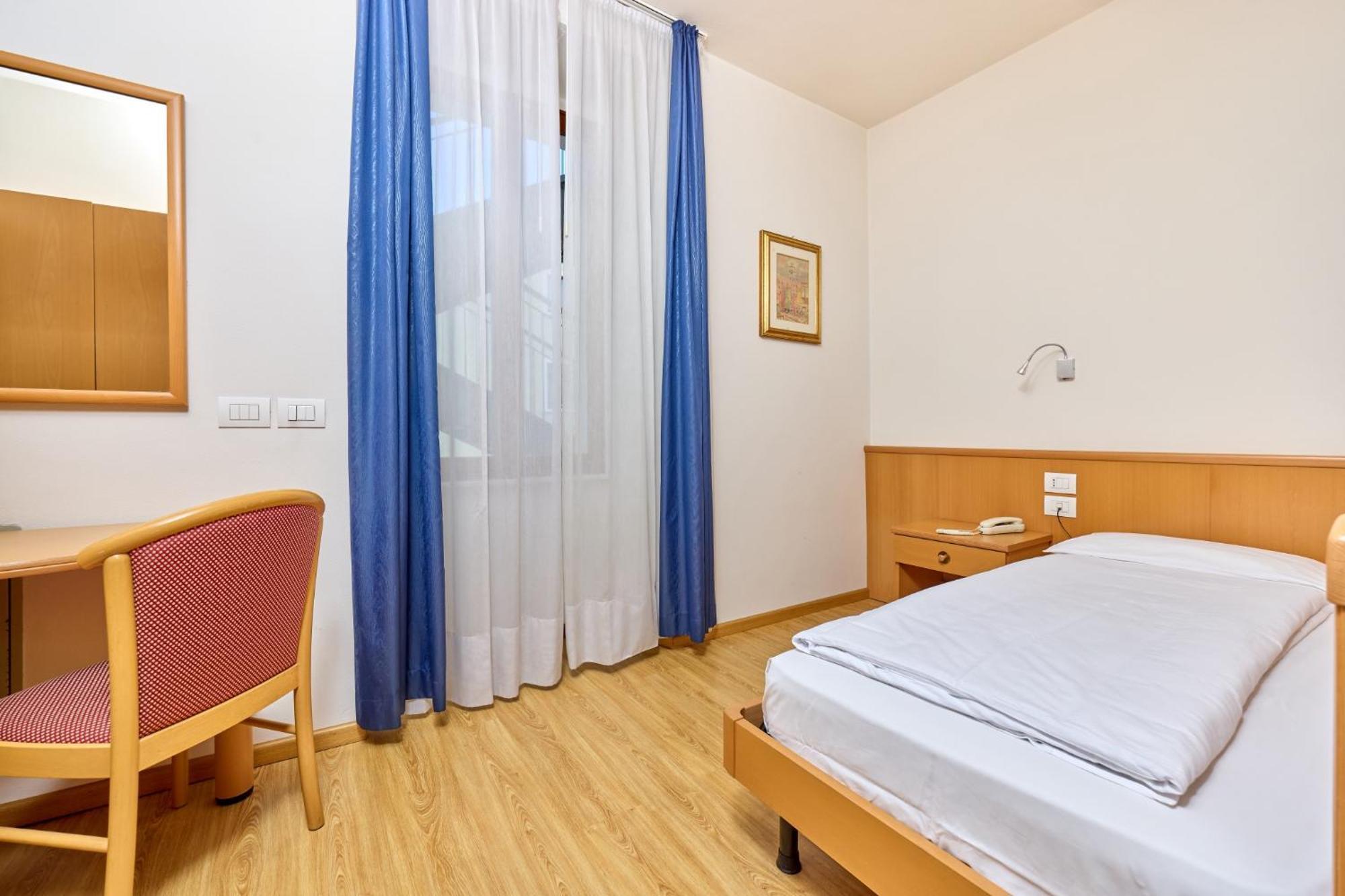 Hotel Geier Torbole Sul Garda ภายนอก รูปภาพ