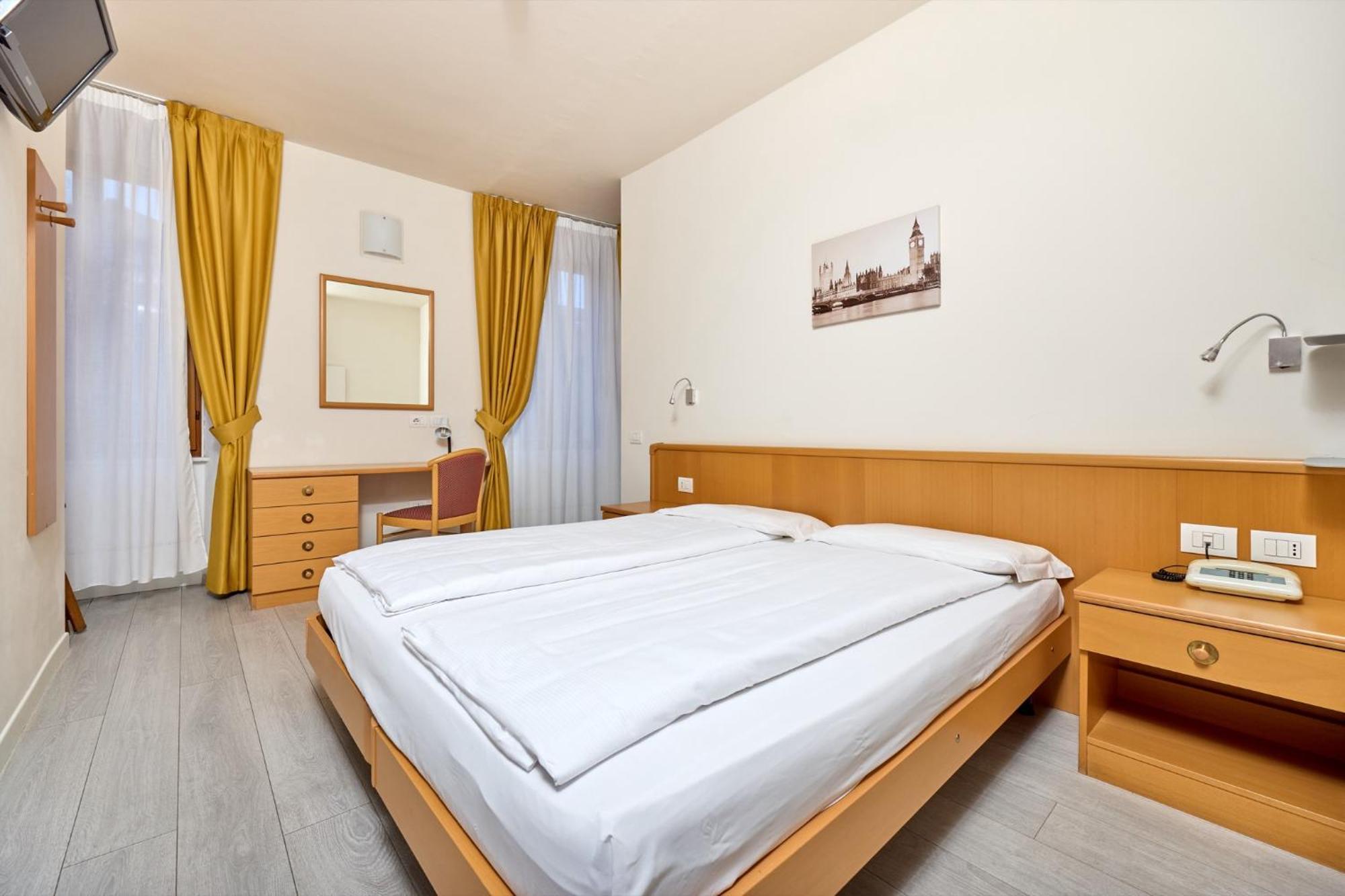 Hotel Geier Torbole Sul Garda ภายนอก รูปภาพ