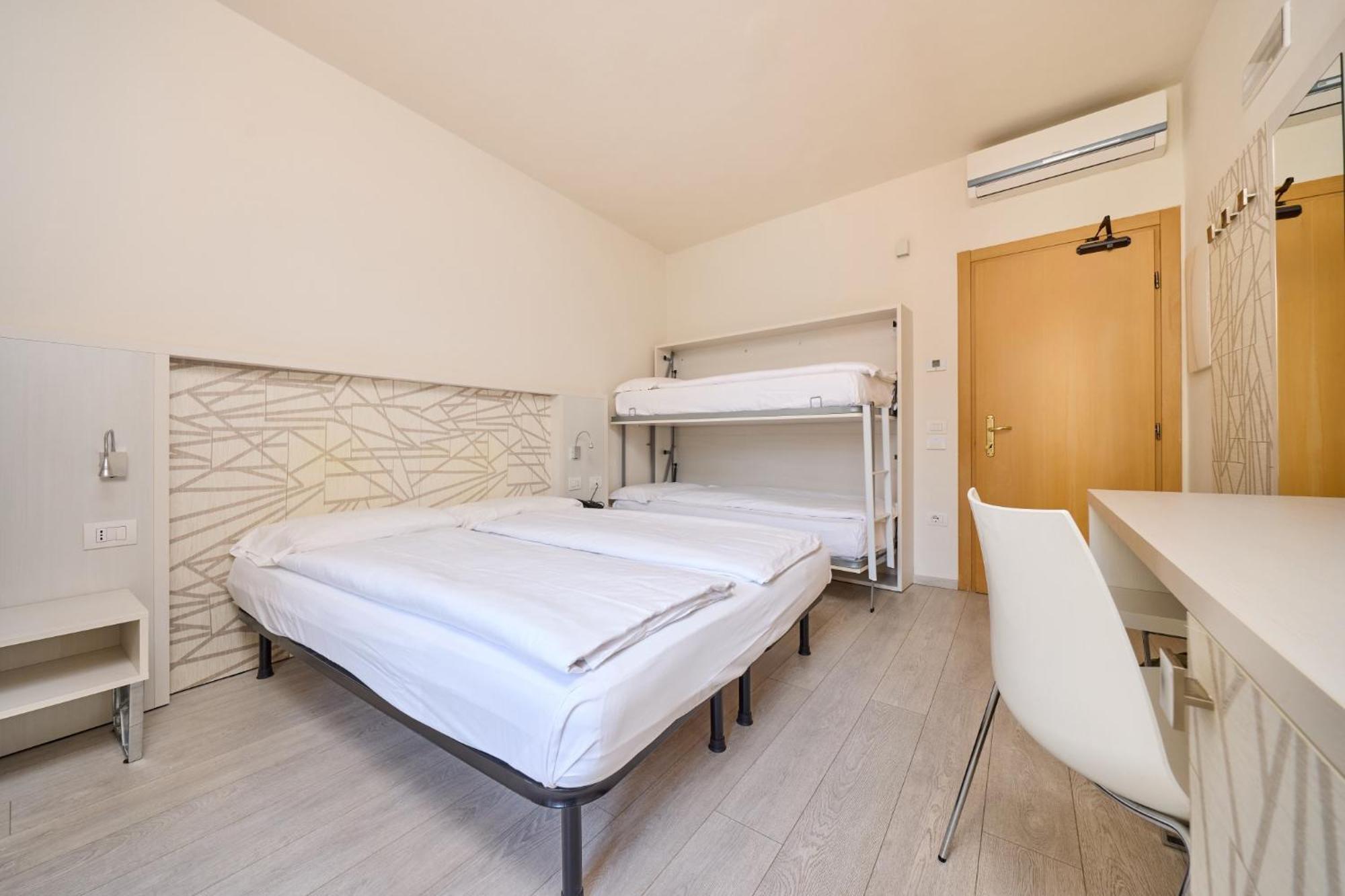 Hotel Geier Torbole Sul Garda ภายนอก รูปภาพ