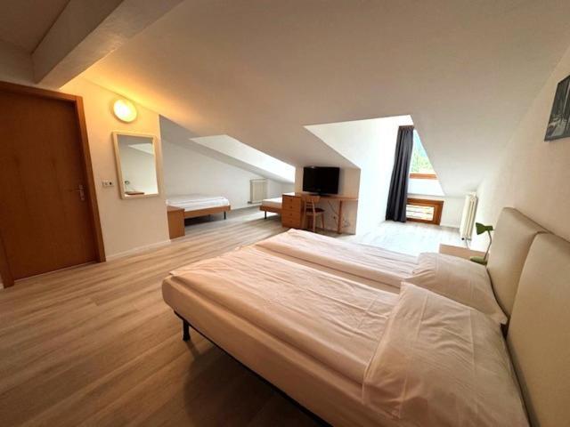 Hotel Geier Torbole Sul Garda ภายนอก รูปภาพ